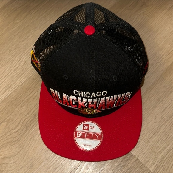 Chicago Blackhawks Snapback Hat – New Era 9Fifty Adjustable Cap – Red/Black - Picture 2 of 4